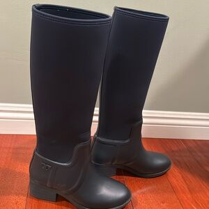 Tory Burch Navy Blue Block Heel Rain Boots like new, worn only couple of times